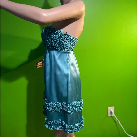 Betsey Johnson Evening | Black Label | Lined Silk Ruffled Bodice Strapless Dress - Picture 11 of 16